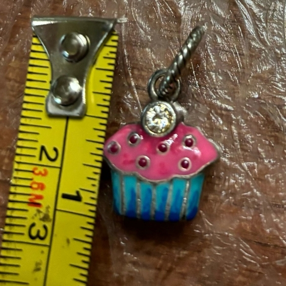 Brighton Cupcake Charm - Picture 8 of 8
